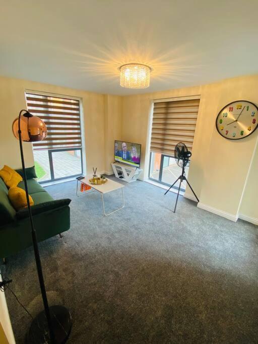 Beautiful And Modern 2 Bedroom Flat In Colindale Edgware Eksteriør billede